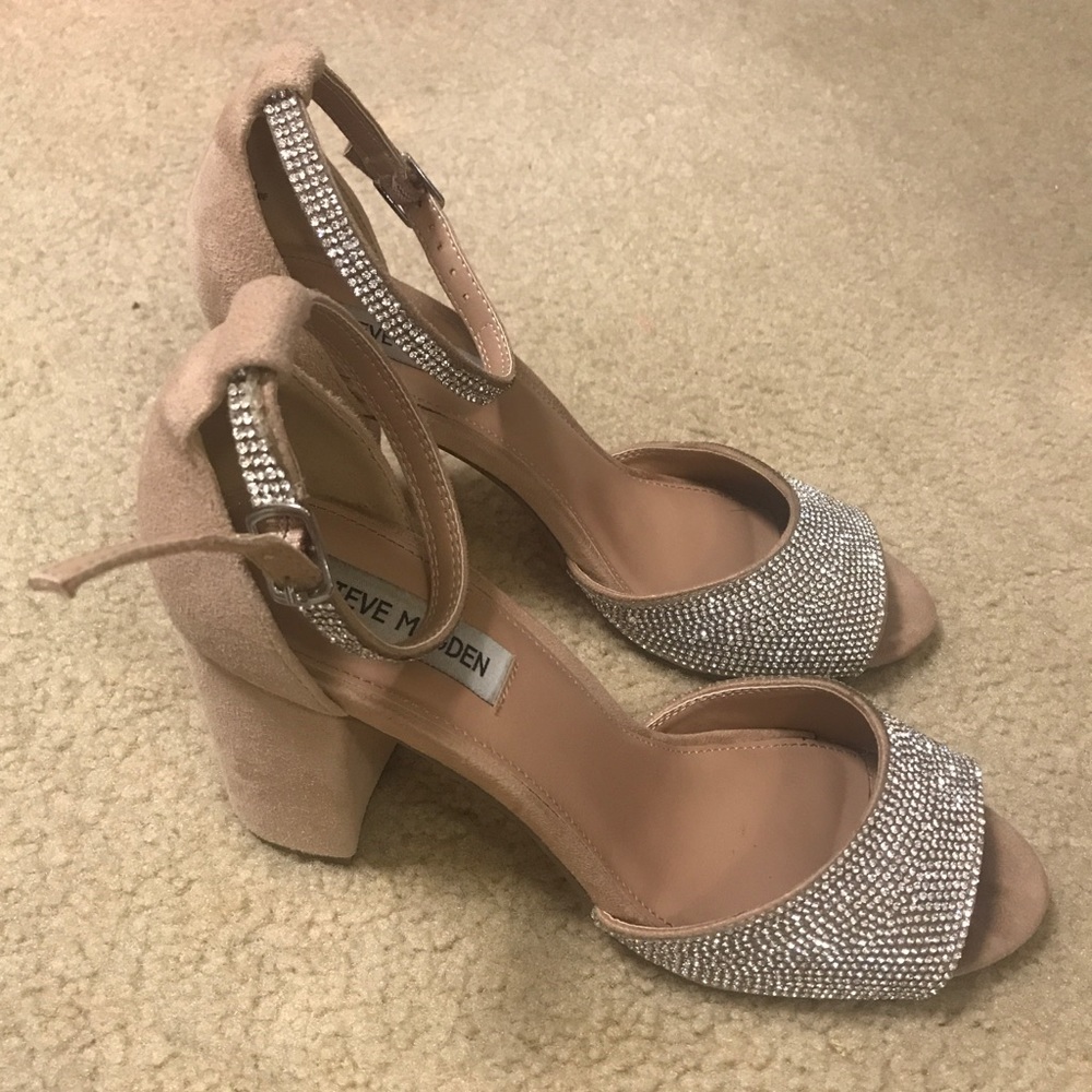 Steven Madden. Women size 8. jeweled detail